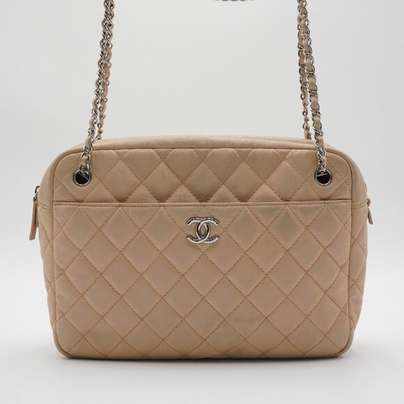 CHANEL Large Beige Quilted Camera Case Bag - Pre-Owned - Picture 1 of 7